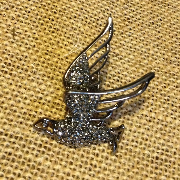 Tilt brand sparkle bird ring