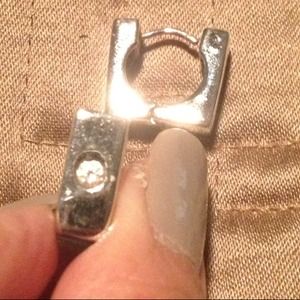 Huggy square design earrings