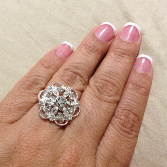 Ring. Size 7 - Picture 3 of 3