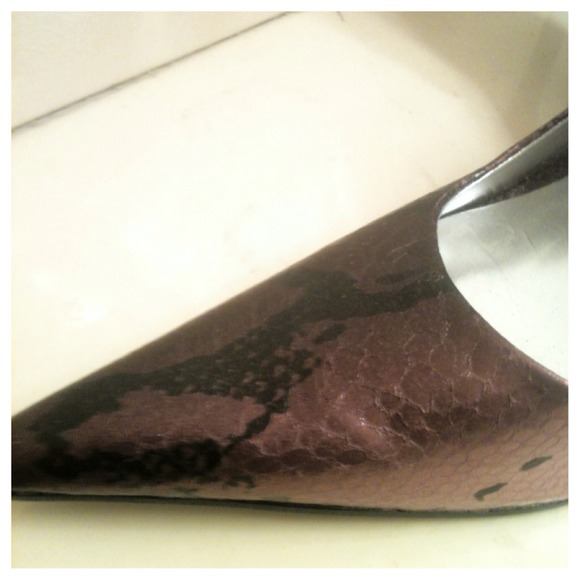 🎈Reduced🎈Vintage style snake print healsSOLD - Picture 2 of 2