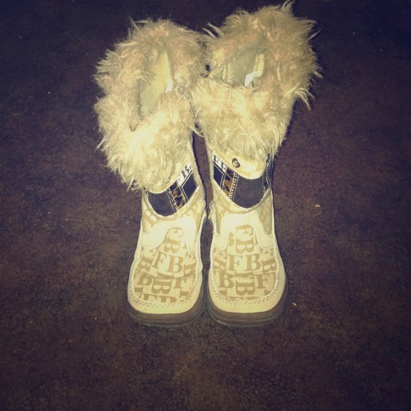 Fubu boots sz 7 toddler:)