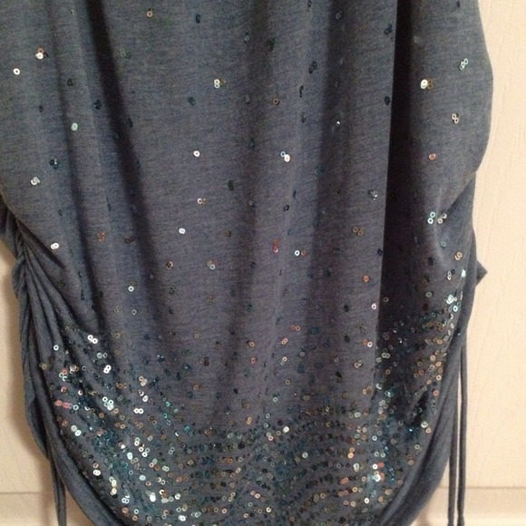 Blue sequin - Picture 2 of 2
