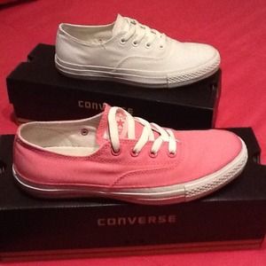 Converse sneakers size 9 worn once