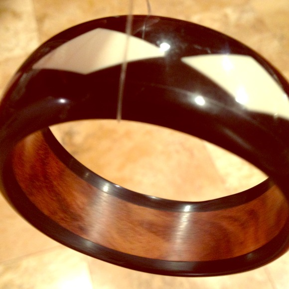 Wood Glacé bracelet.