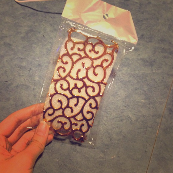 iPhone 5 gold hollow case