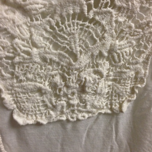 Off-white Lace 3/4 American Eagle Blouse - Picture 3 of 3