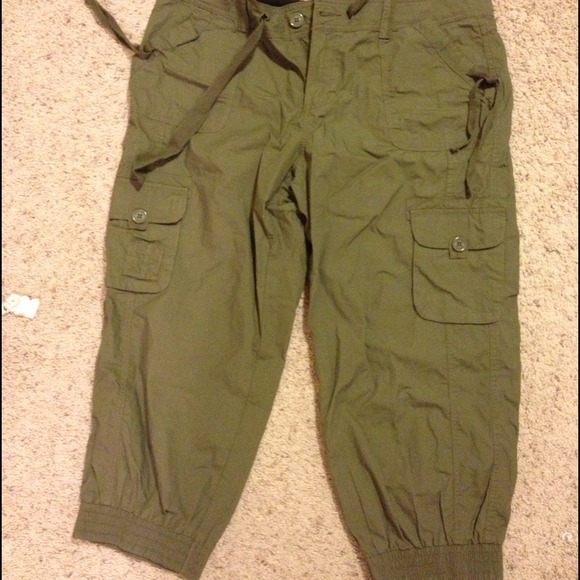 Capris x3. 🌼Bundle reserved for tspringer 🌼