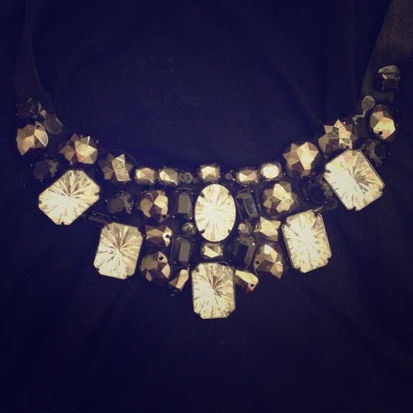 🚫🚫🚫TRADED🚫Statement necklace!