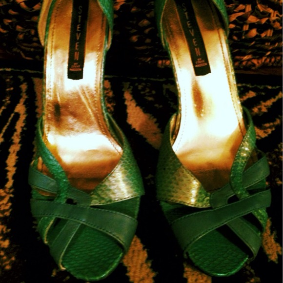 Steven by Steve Madden - Picture 2 of 4