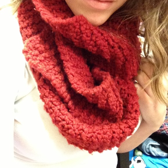 🌸TRADED🌸Red Banana Republic Handknit Scarf - Picture 2 of 2