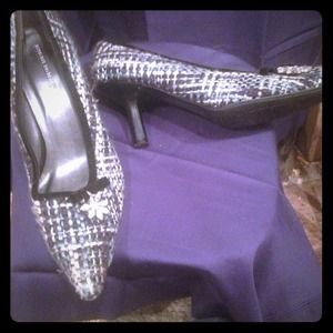 Tweed highlights heels