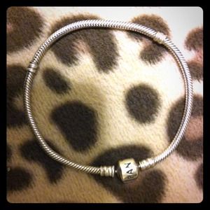 Authentic Pandora Bracelet !