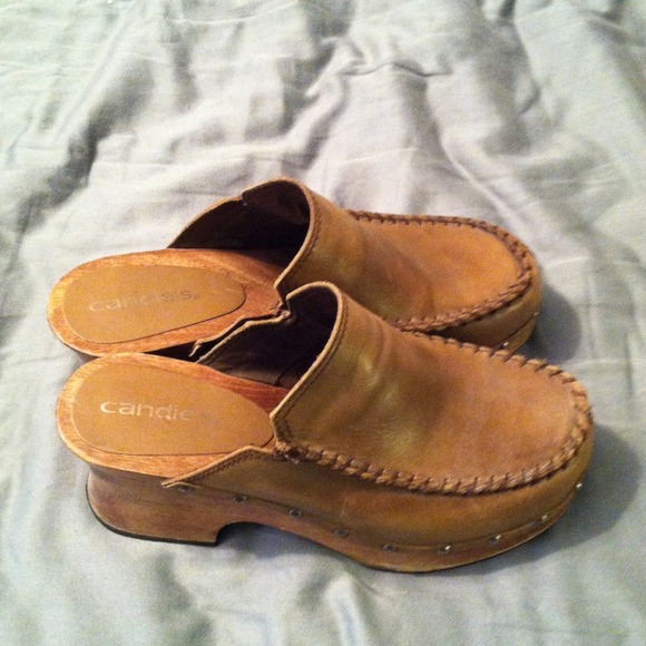 Candies Taupe Clogs size 9
