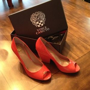 Size 81/2 Vince Camuto heels