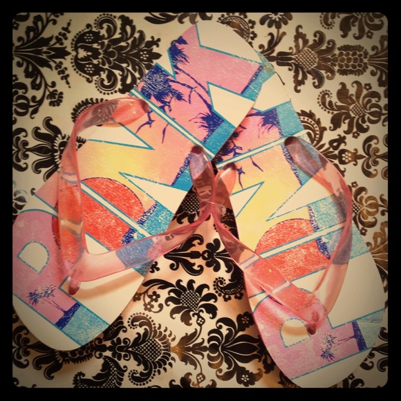 Victoria's Secret PINK Flip Flops Size M