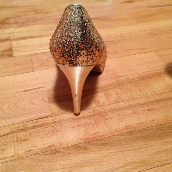 Nine West Shimmer gold sequin sparkle shoes!!! - Picture 2 of 4
