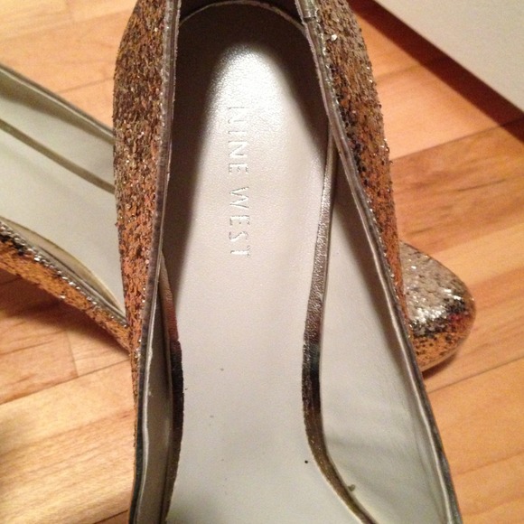 Nine West Shimmer gold sequin sparkle shoes!!! - Picture 4 of 4