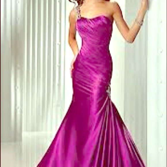 Flirt prom dress. - Picture 1 of 1