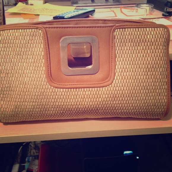 Spring/summer clutch