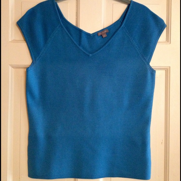 SOLD in bundle @rebandems👚Ann Taylor Top - Large
