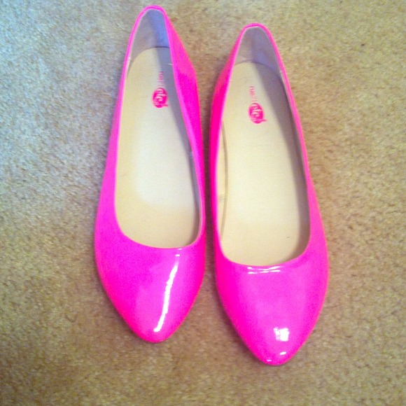 Neon Pink Flats. Rue 21