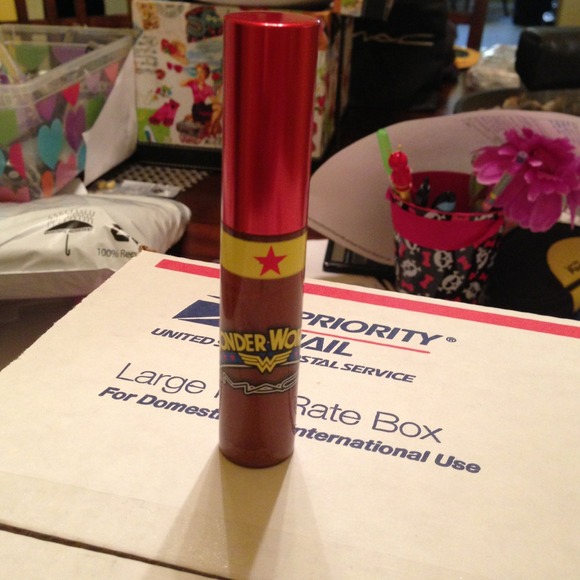 🚩SOLD Mac wonder Women lipglass. secret identity
