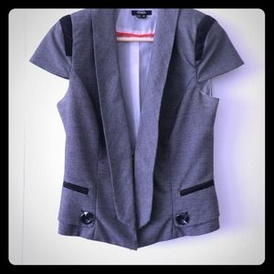 Short sleeve jacket XOXO