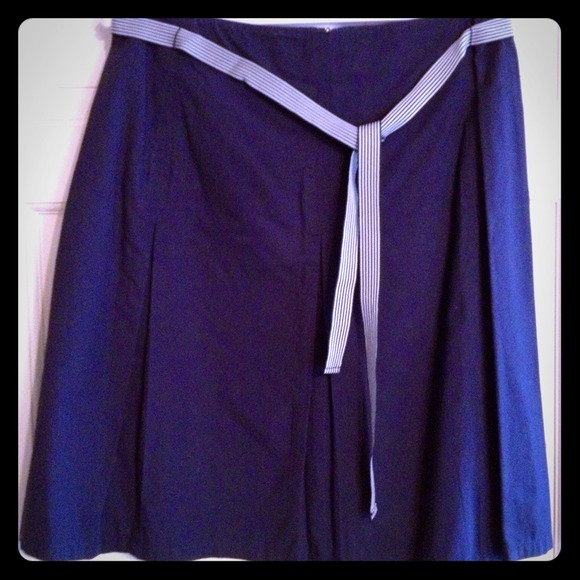 SOLD in Bundle - Calvin Klein Skirt 💐 Size 10 💐