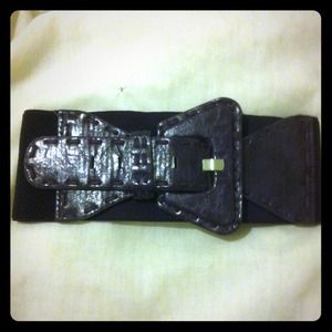 Dark purple elastic belt.