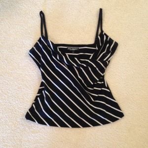 ⛔Sold in bundle⛔Black and white stripe tank top