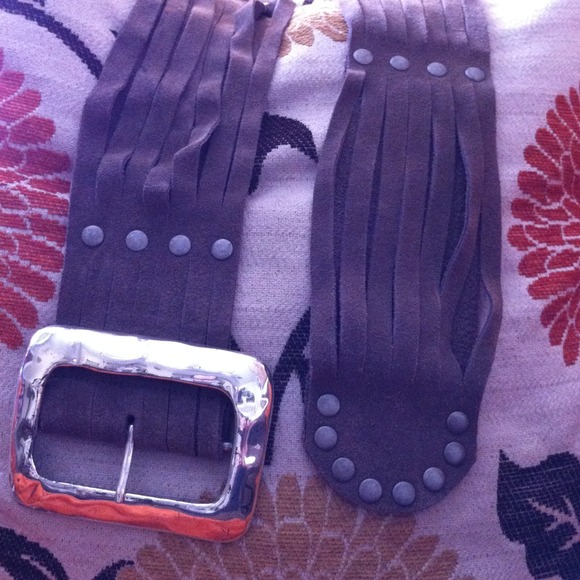 HYPE leather belt with silve buckle