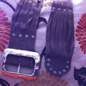 HYPE leather belt with silve buckle