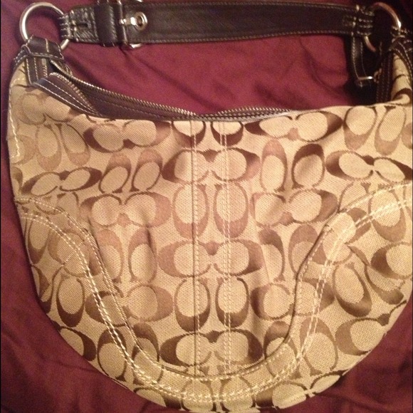 Coach hobo authentic