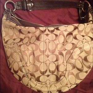 Coach hobo authentic