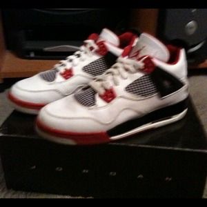 Retro Jordan 4s