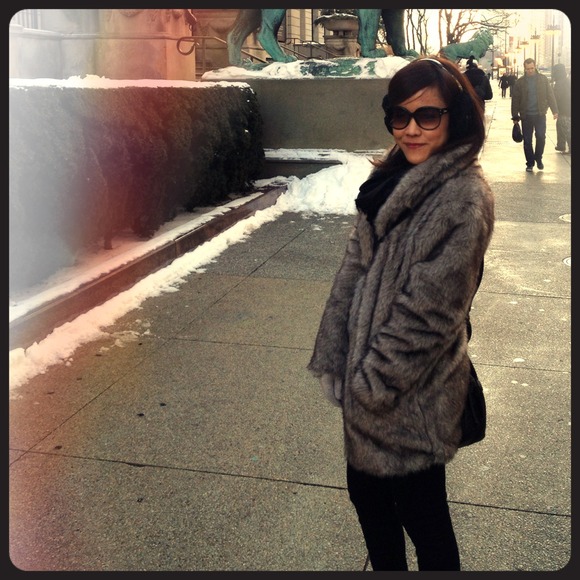Fur coat - Picture 1 of 1