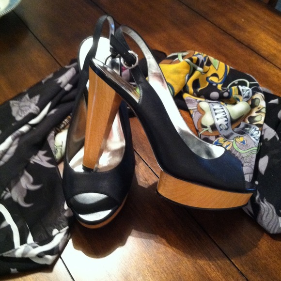 Size 9 Jessica Simpson heels New without the box