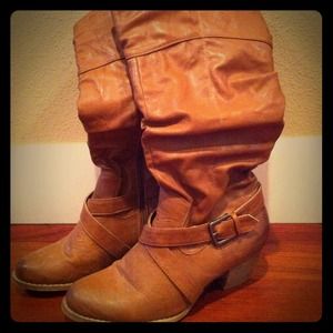 Camel colored boots, like new!