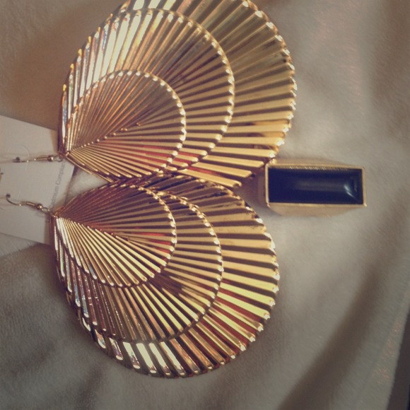 Casual earrings with ring