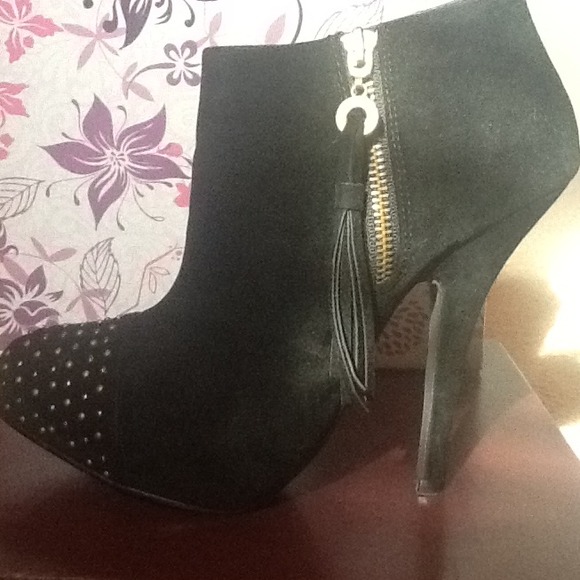 Shoedazzle Karmondy Bootie