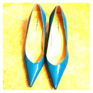 Steve Madden turquoise pumps