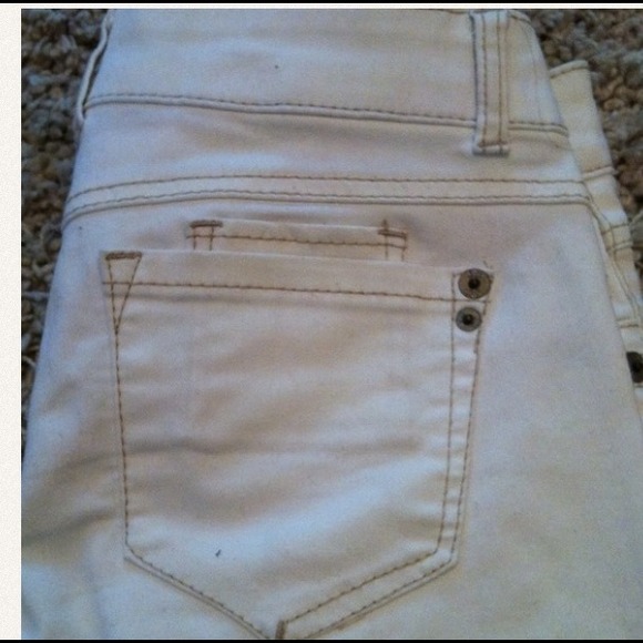 🔴SOLD🔴white skinny jeans - Picture 3 of 4
