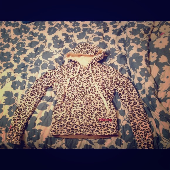 Billabong Leopard Print Zip hoodie 😻