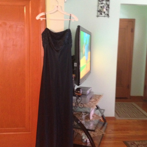 Dreess - Picture 2 of 4