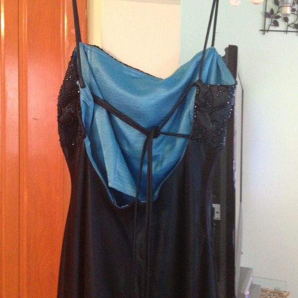 Dreess - Picture 3 of 4