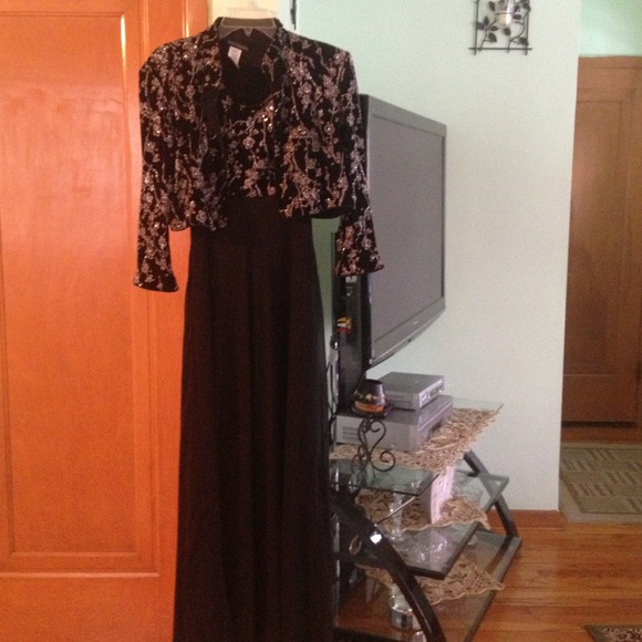 Dreess - Picture 2 of 4