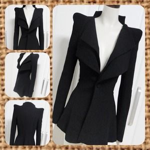 🎉Zara peek power shoulder blazer 🎉