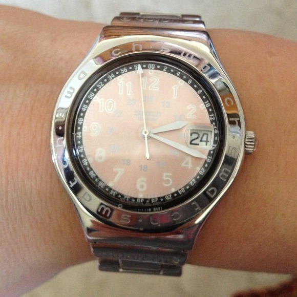📌Check Out The REDUCED Price📌.  Swatch Watch
