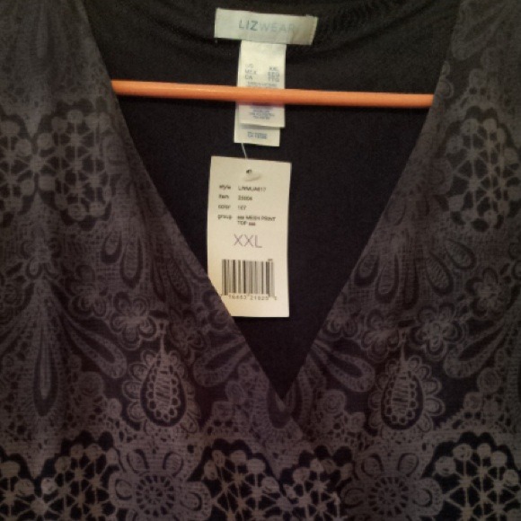 Colorful printed top. - Picture 2 of 3