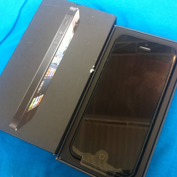 *Sold* IPhone 5 - Picture 1 of 3